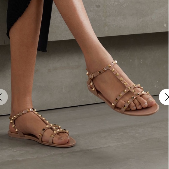 Authentic Valentino Rockstud Sandals in Blush - Picture 2 of 9